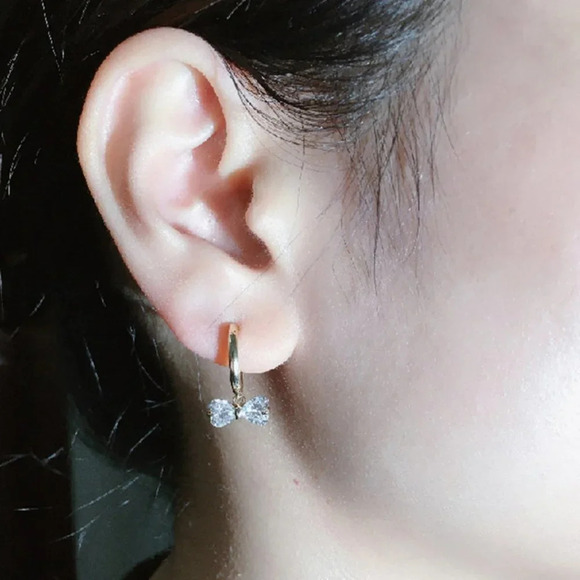 💥18K Gold Hoop Huggies Exquisite Crystal Bowknot Drop Dangle EarringsUNVN12488 - Picture 4 of 7